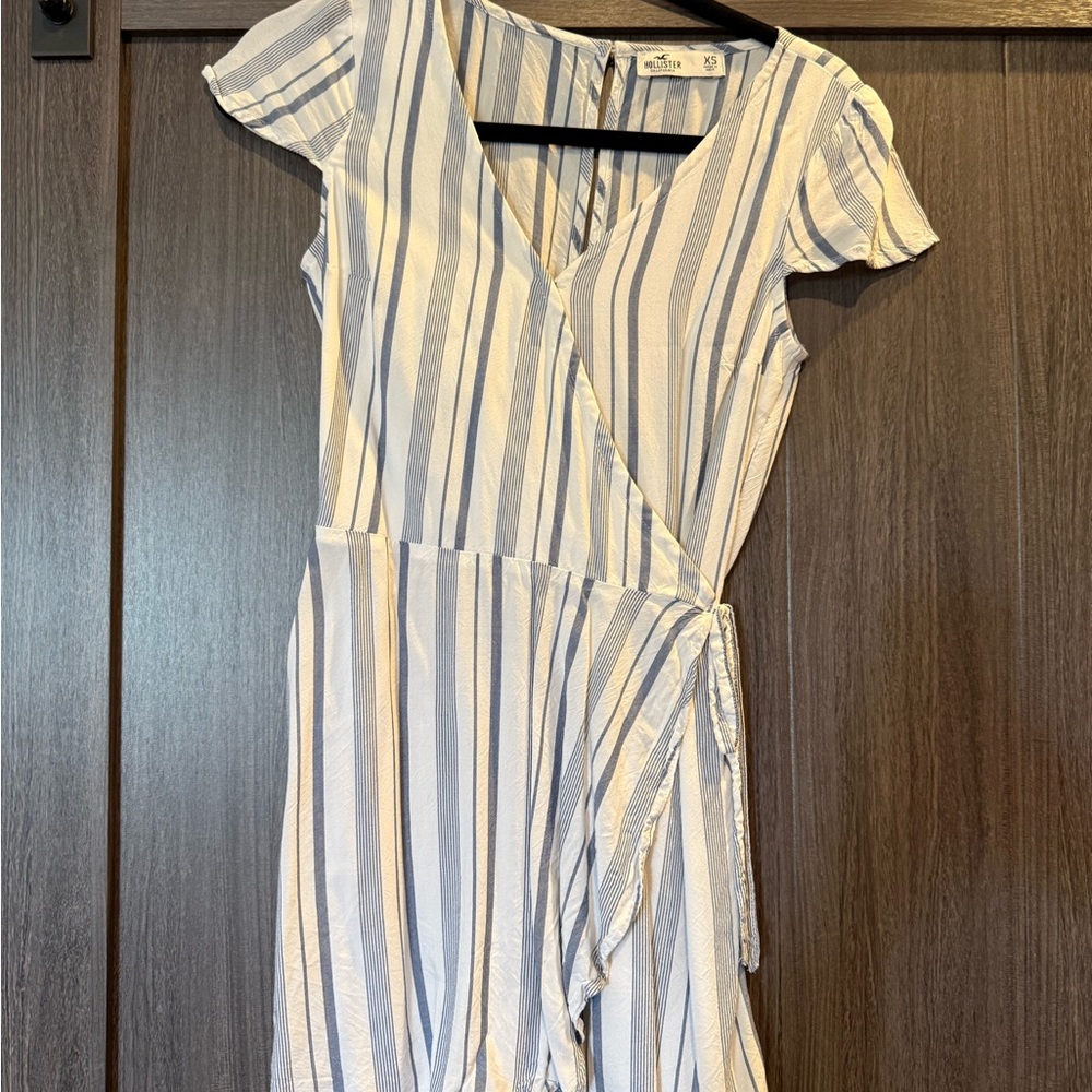Hollister Blue and White Wrap Style Jumper XS